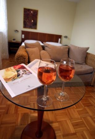 Wein-Traeume Hotel Thüngersheim Стая снимка